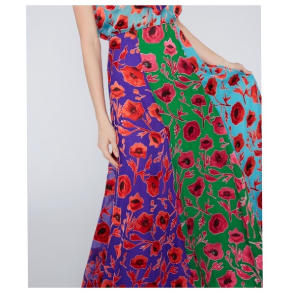 ALICE + OLIVIA Aquinnah Panneled Maxi Skirt - Picture 10 of 13